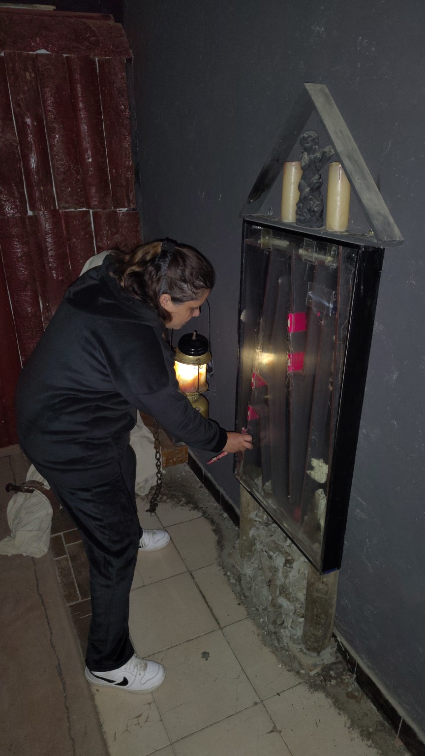 Participantes resolviendo desafíos dentro de Sala de Terror, foto 6